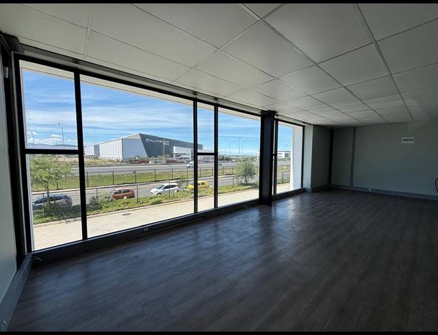 751M² FACTORY TO LET IN STIKLAND INDUSTRIAL